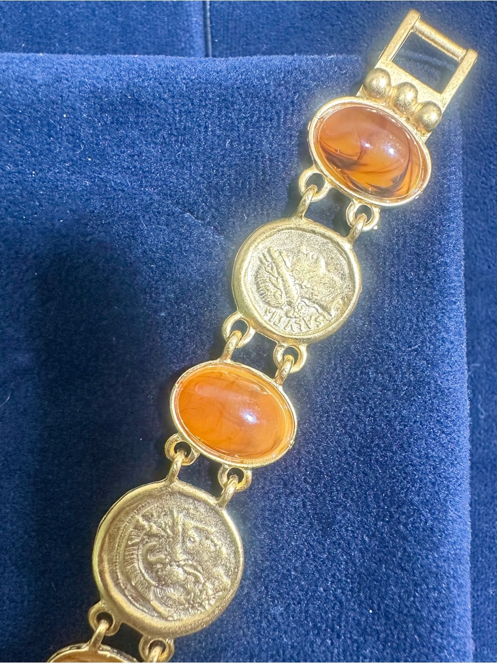 True Vtg 1980’s -90’s Matte Greek Coin & Lucite Cabochon Panel Bracelet /USA - Picture 3 of 8